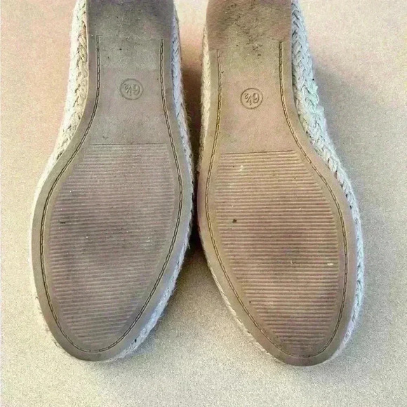 Universal Thread Slip on Espadrille, size 6.5, but fits like a 7 - Picture 4 of 4